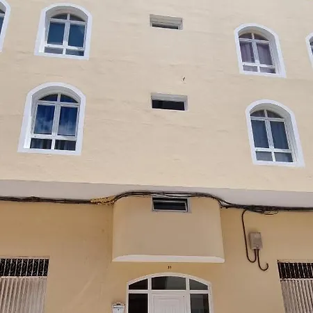 Brisas Apartment, 아파트